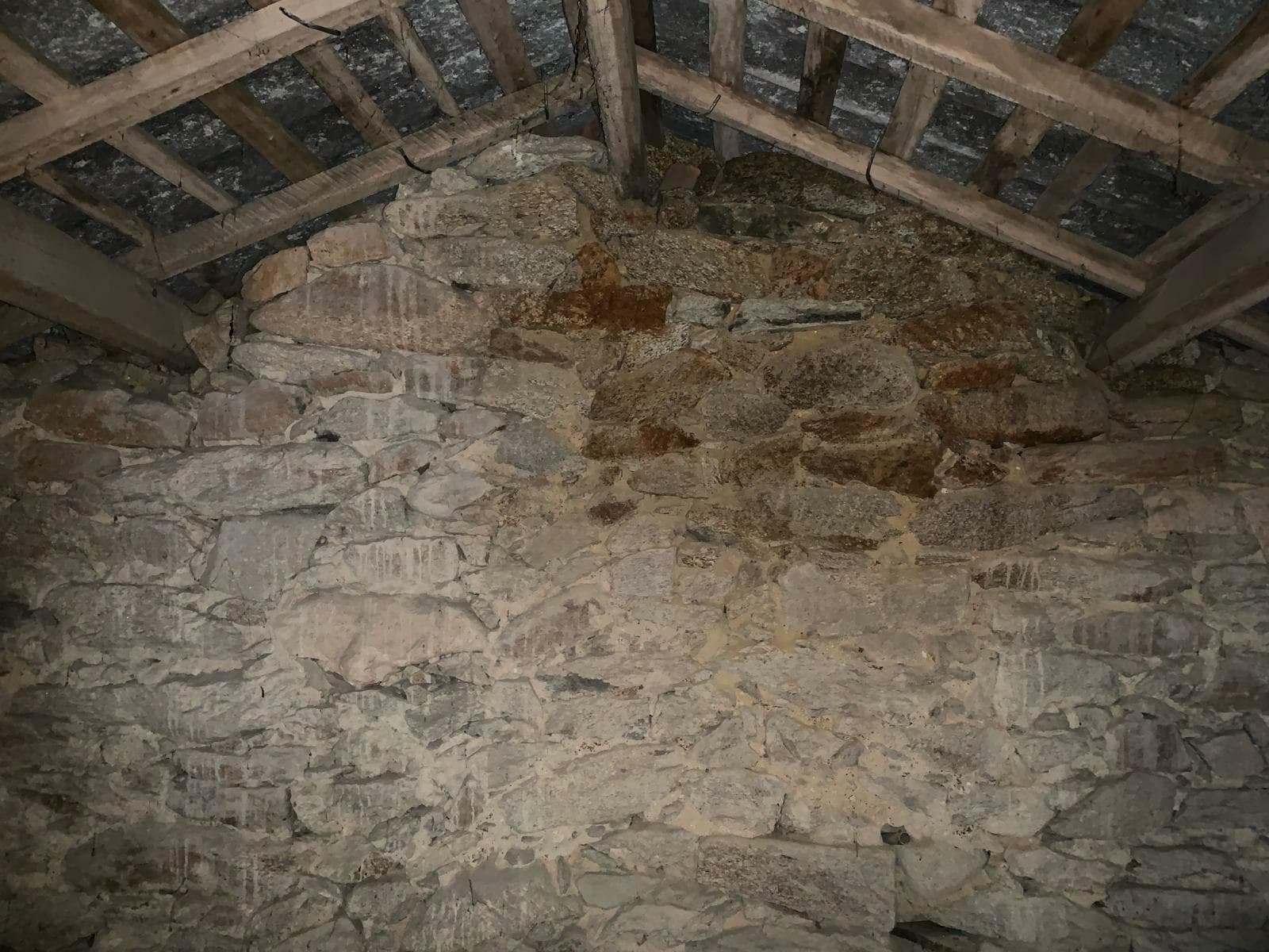 Reabilitação de Moradia em Pedra - 1